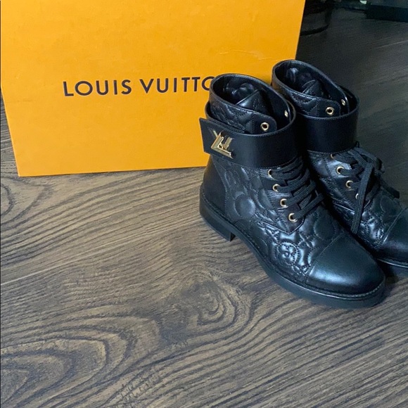 Louis Vuitton Midtown Ankle Boots Black EU 36 US 6 Combat Lace Up LV Logo  Patent